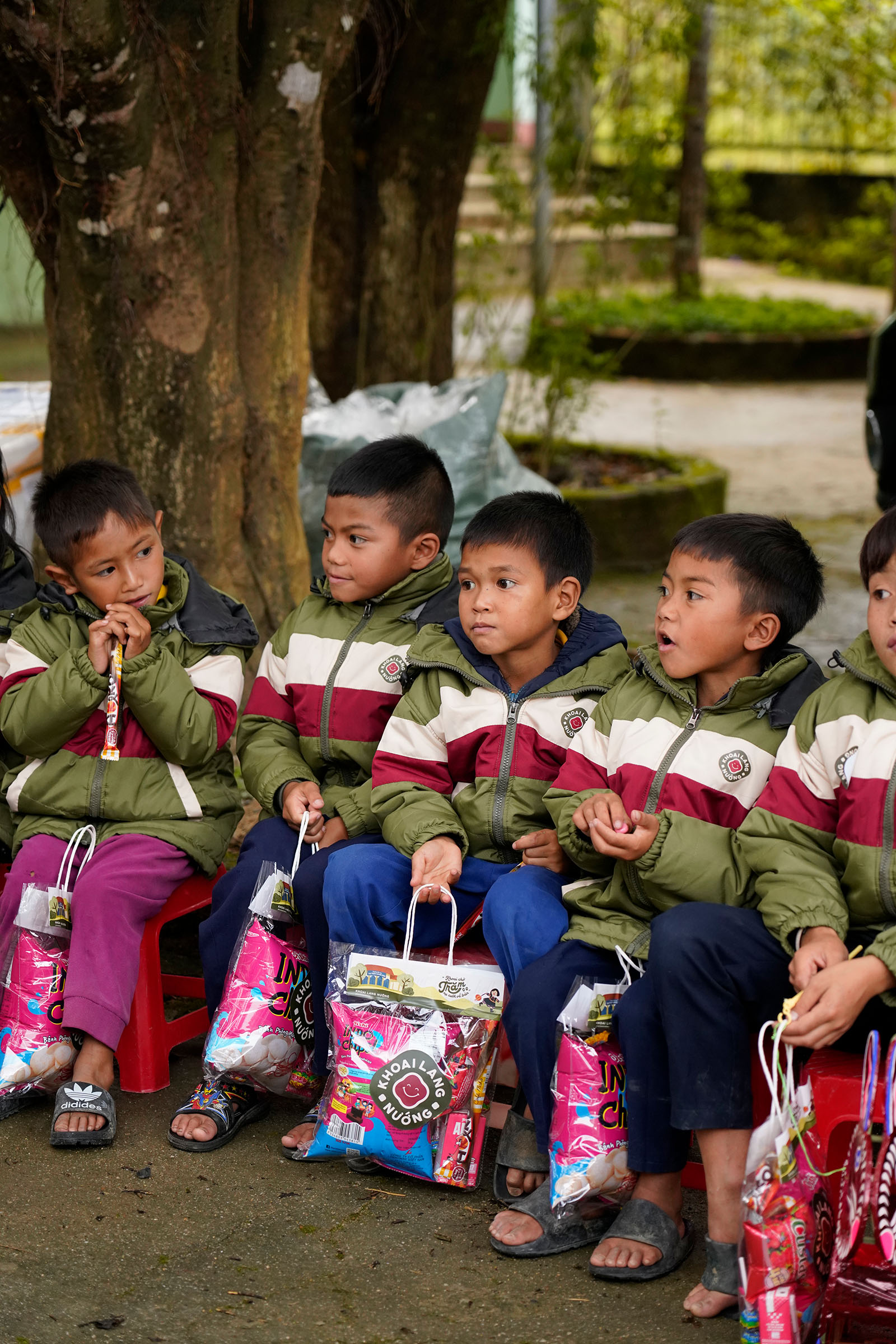 Khoai chở trăm nụ cười về bản